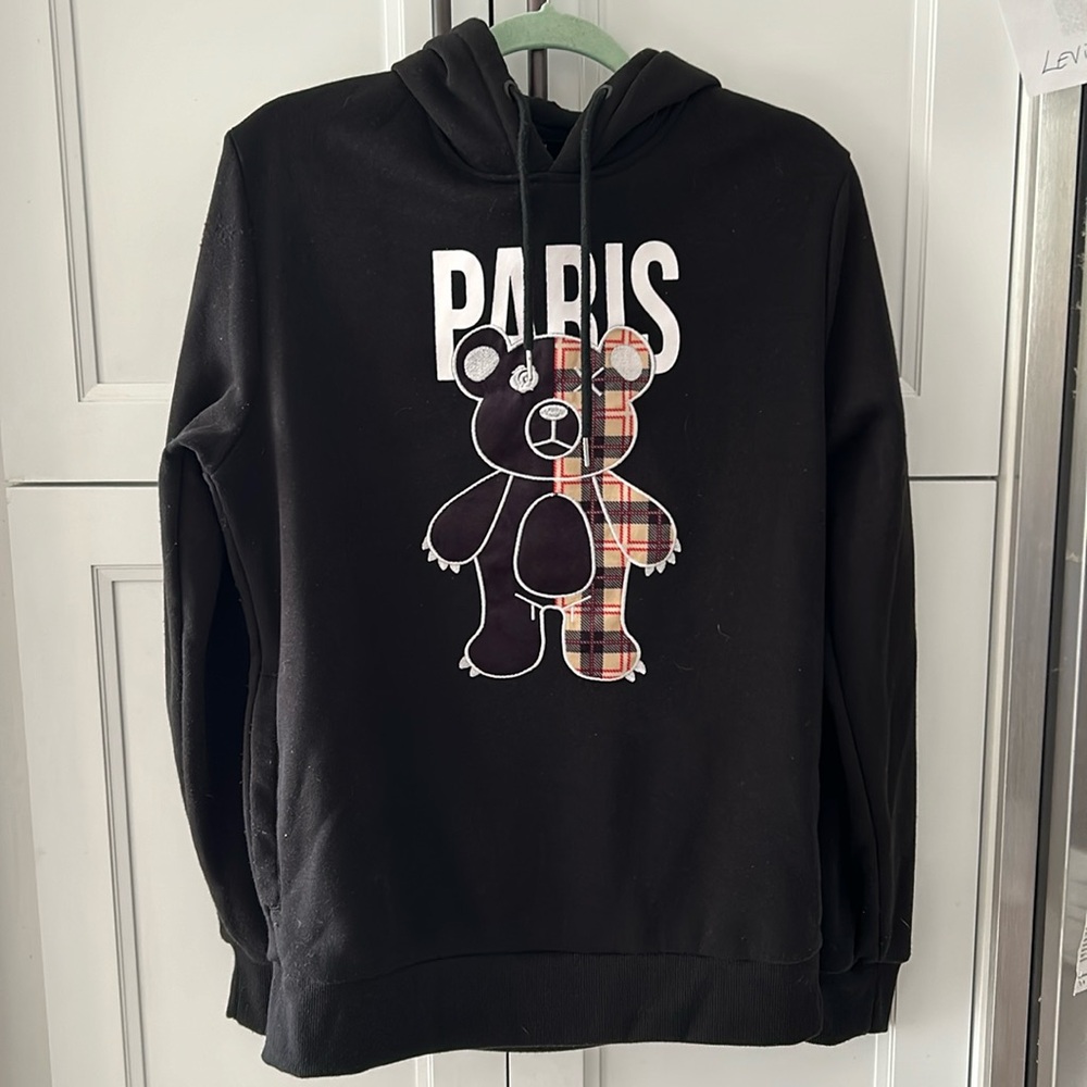 Hooded sweatshirt ( yellow box)